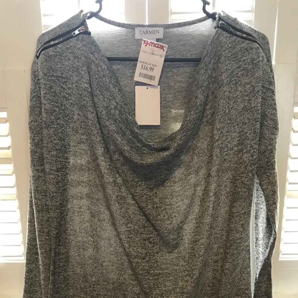 Gray long sleeve zipper shirt